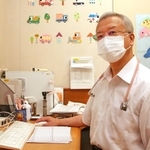 「手洗いなど基本的な感染対策を」と話す片山キッズクリニックの片山啓院長＝神戸市灘区岩屋中町４