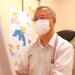 「手洗いなど基本的な感染対策を」と話す片山キッズクリニックの片山啓院長＝神戸市灘区岩屋中町４