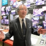 プロジェクトの展望を語る河田恵昭センター長＝人と防災未来センター