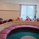 ぬいぐるみがたくさんある「おしゃべりの部屋」＝神戸市東灘区本庄町１