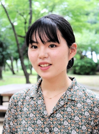ただ一人のメンバーとして気候変動防止を訴える星川真砂さん＝神戸市灘区、神戸大