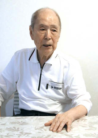 「見返りを求めず、真心で育ててくれた」と川村秀蔵園長への感謝を口にする谷秀夫さん＝明石市大久保町西島