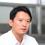 就任２年に合わせ、県政への思いを語る斎藤元彦兵庫県知事＝県庁（撮影・斎藤雅志）