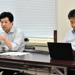 勧告と要望書について説明する兵庫県弁護士会人権擁護委員会の吉田維一委員長（左）と定岡治郎副会長＝３日午後、神戸市中央区橘通１、兵庫県弁護士会館