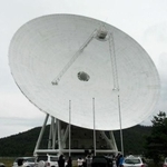 観測に使うＪＡＸＡ・臼田宇宙空間観測所の口径６４メートルの電波望遠鏡＝長野県佐久市（鳴沢真也さん提供）