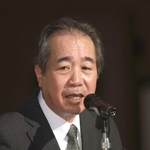 講演中の山本二三さん＝２０２１年６月、神戸市中央区