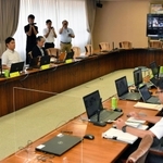 ひょうごフィールドパビリオンの追加プログラムについて意見が交わされた有識者会合＝兵庫県庁