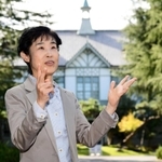 学校臨床心理学が専門の伊藤美奈子さん＝奈良市、奈良女子大（２０２１年撮影）