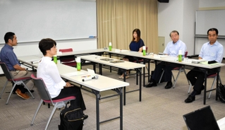 学識者らによる検証委員会の初会合＝２日午後、神戸市中央区八幡通４