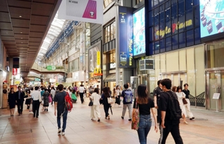 商業地の基準地価で県内最高となった三宮センター街＝神戸市中央区三宮町１