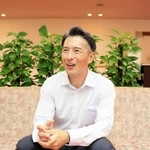 孫世代として活動を続ける中尾嘉延さん＝神戸市中央区多聞通３