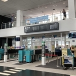 神戸空港＝２９日午後１時、神戸市中央区神戸空港