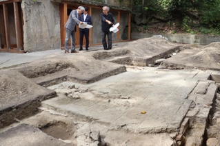 発掘調査で渡り廊下や温室の一部が発見されたヨドコウ迎賓館の敷地＝芦屋市山手町