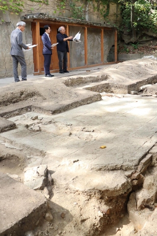 発掘調査で渡り廊下や温室の一部が発見されたヨドコウ迎賓館の敷地＝芦屋市山手町