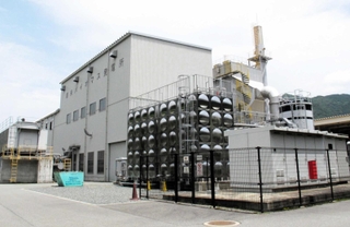 稼働を停止している「朝来バイオマス発電所」＝７月、朝来市生野町真弓