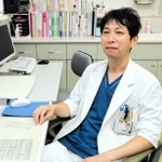 女性にとって身近ながんの一つである乳がん。松本元医師は「ステージによっては５年生存率が９０％を超えるので早期発見に努めてほしい」と呼びかける＝神戸市中央区脇浜町１、神鋼記念病院