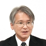 今後の対応について語る木場健之理事長＝７日午前、宝塚市栄町１