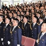 校歌を歌う初任科生ら＝兵庫県警察学校