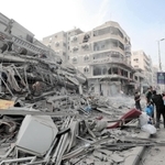イスラエルの空爆を受けたパレスチナ自治区ガザの街角（ＵＮＲＷＡ提供）