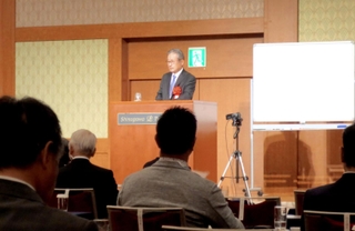 江上剛さんが講演した東京兵庫県人会総会・交流会＝東京都港区、品川プリンスホテル