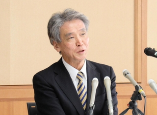 抱負を述べる古谷恭一郎神戸家裁所長＝神戸市兵庫区荒田町３