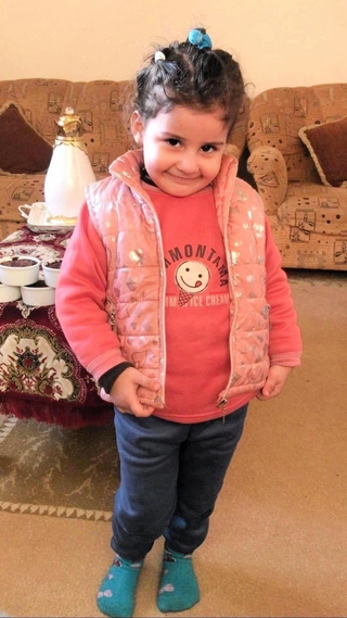 イスラエルによる空爆で亡くなったサラフッデーンさんの親類の子ども（サラフッデーンさん提供）