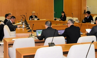 分収造林事業の今後について話し合われた兵庫県の有識者委員会＝２７日午後、県庁