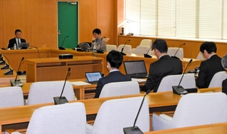 資金調達の経緯や債務の処理方法について話し合われた検討委員会の財務部会＝兵庫県庁（撮影・三宅晃貴）