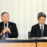 急死した宝塚歌劇団団員の遺族の代理人弁護士たち＝１０日午後、東京都内