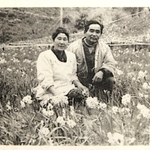 １９９３年１月１６日の神戸新聞夕刊で掲載した東田芳高さん、貴久枝さん夫妻の写真