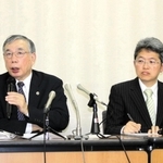 宝塚歌劇団の会見を受け、遺族側の見解などを話す代理人の川人博弁護士（左）ら＝東京都内