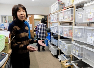 創設２０周年を迎えたフードバンク関西。「活動は転機を迎えている」と話す中島真紀理事長＝神戸市東灘区深江本町１