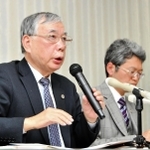 会見する俳優側の代理人弁護士ら＝７日午後、東京都内（撮影・堀内達成）