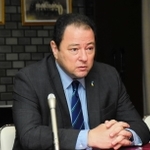 ロシアを痛烈に批判したセルギー・コルスンスキー駐日大使＝神戸市中央区八幡通２、神戸レガッタ・アンド・アスレチック倶楽部