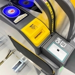 阪神電気鉄道が設置するＱＲコード読み取り部付きの新型改札機のイメージ（同社提供）