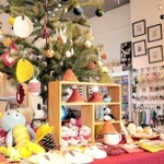 メゾンミルで開かれる「クリスマス手しごと市」で展示された作品＝神戸市灘区曽和町２