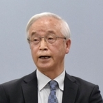 「市民による追悼行事を考える会」世話人代表の高橋守雄さん＝２０日午前、兵庫県庁