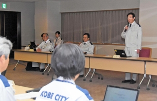 能登半島地震の被災地を全庁で支援するために設置された「神戸市被災地支援対策本部」の初会合で、あいさつする久元喜造市長＝神戸市役所
