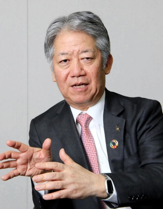 防衛事業などについて語る川崎重工業の橋本康彦社長＝神戸市中央区東川崎町１（撮影・大島光貴）