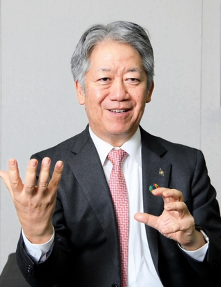 今後の経営戦略について語る川崎重工業の橋本康彦社長＝神戸市中央区東川崎町１（撮影・大島光貴）
