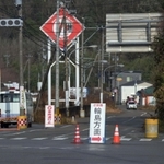 地震で道路が寸断された被災地。支援が届きにくい状態が続いている＝６日午前、石川県七尾市（撮影・風斗雅博）