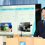 能登半島地震について、兵庫県や県内市町からの支援状況を報告する斎藤元彦知事＝１０日午後、兵庫県庁