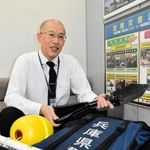 工具の配備や競技大会の開催など、災害時の救助態勢の底上げに努める兵庫県警災害対策課の松本博之さん＝県警本部