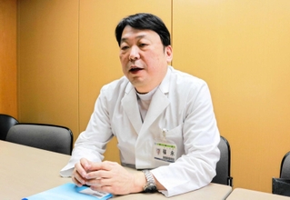「便潜血検査で引っかかったときは既に進行していることもあるので、心配な人は大腸内視鏡検査を隔年で受けてみては」と話す兵庫県立西宮病院の福永睦外科部長＝西宮市六湛寺町