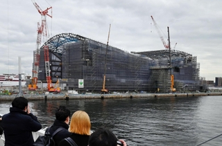 建設が進む「ジーライオンアリーナ神戸」＝８日午後、神戸市中央区新港町（撮影・三津山朋彦）
