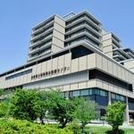 兵庫県立尼崎総合医療センター＝尼崎市東難波町２