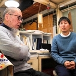 能登半島地震の被災地でも活動した被災地ＮＧＯ恊働センター前代表の村井雅清さん（左）と現代表の頼政良太さん。代表は９年前にバトンタッチされた＝神戸市兵庫区中道通２