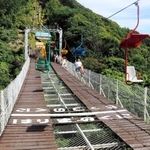 須磨浦山上遊園のせっつ駅とはりま駅をつなぐ「観光リフト」＝神戸市須磨区（資料写真）