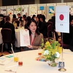 県と神戸市が認定する「ミモザ企業」の社員が、県内の学生たちと働きやすい職場について意見を交わした＝神戸市中央区港島中町６、神戸ポートピアホテル
