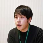 神戸レインボーハウスで、自身の歩みを振り返る中埜翔太さん＝神戸市東灘区本庄町１（撮影・長嶺麻子）